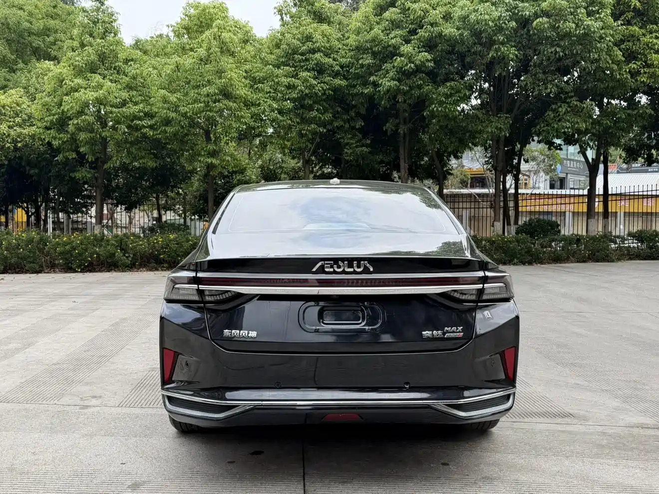 Dongfeng Aeolus Yixuan MAX 2022 2022 1.5T Ultra Cool Dad Edition