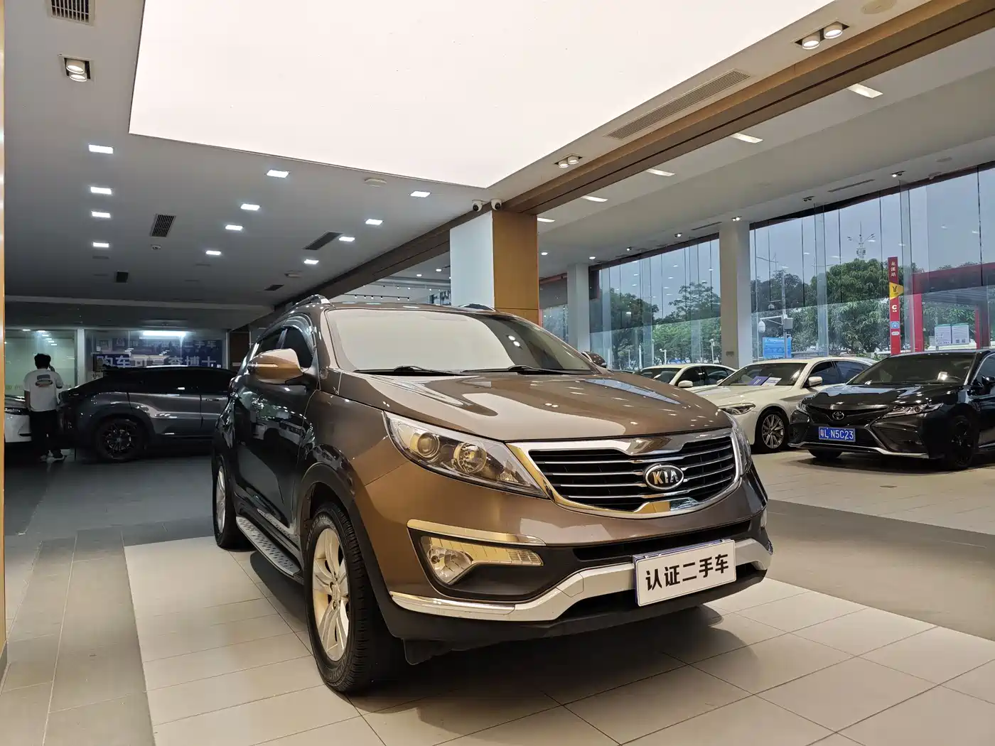 Kia Sportage 2014 2.0L Manual 2WD GLS Edition фото 4