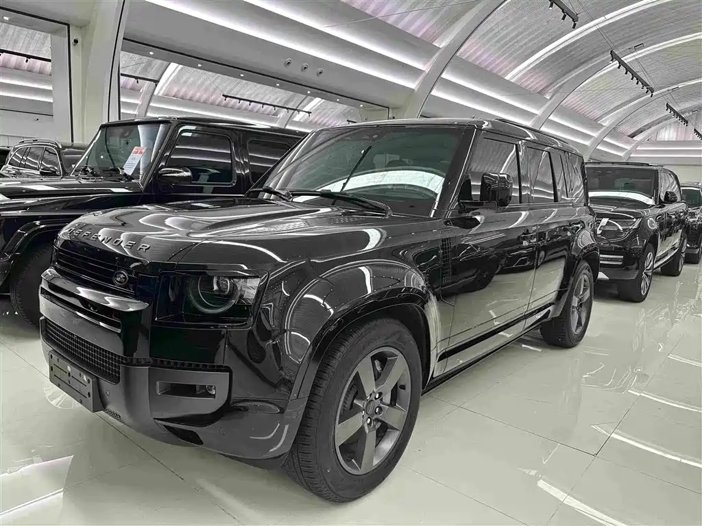 Land Rover Defender 2026 Model 110 3.0T P400 Dark Special Edition