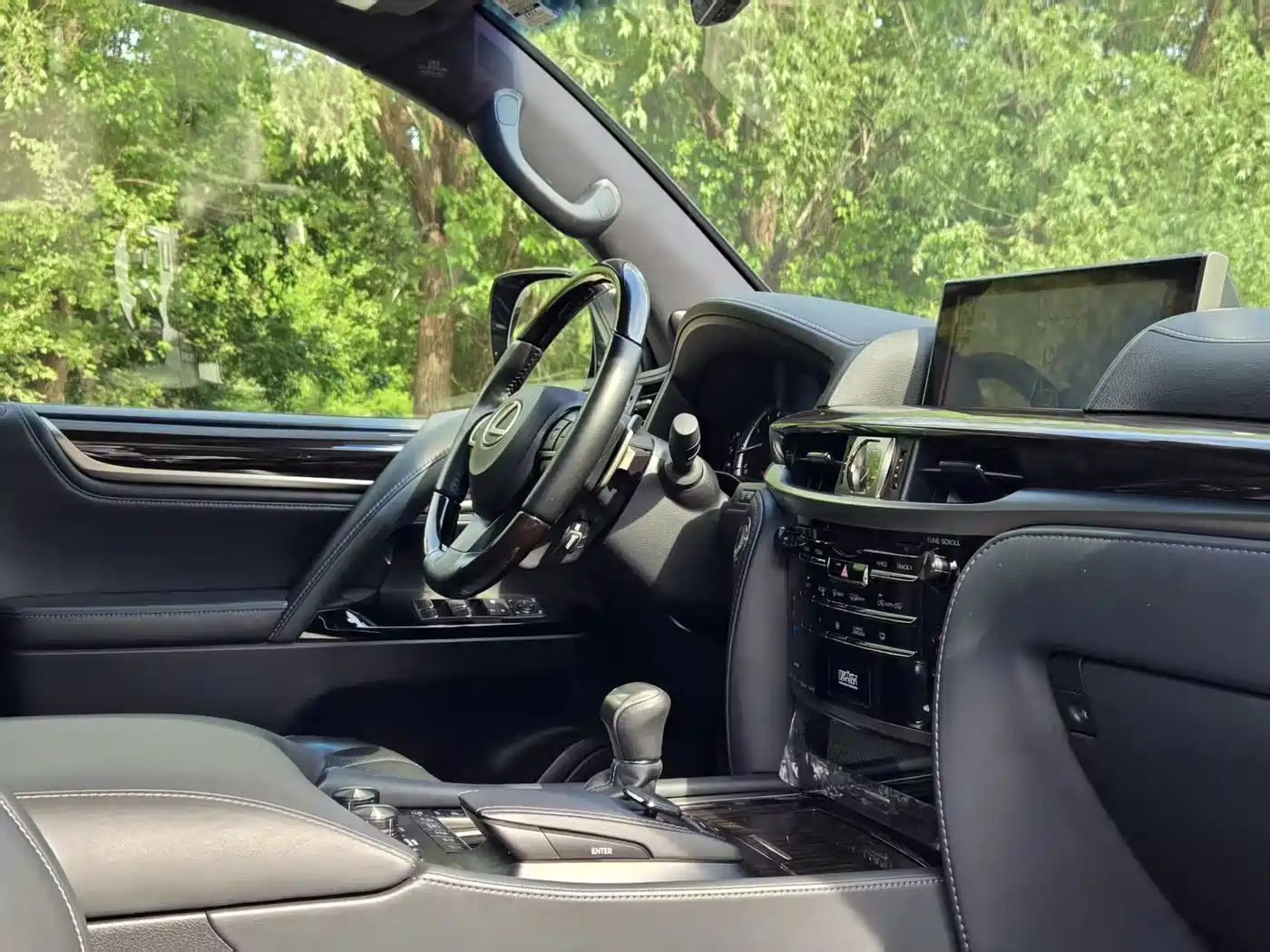 Lexus LX 2019 570 Dynamic Luxury Edition фото 6