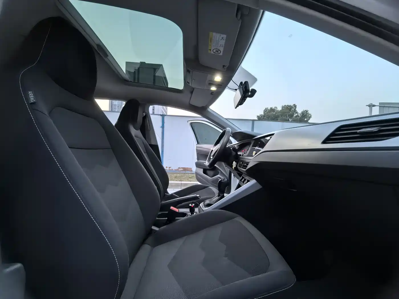Volkswagen Polo 2021 Plus 1.5L Automatic Panorama Enjoyment Edition фото 7