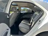 Фото 9 - Kia Pegas