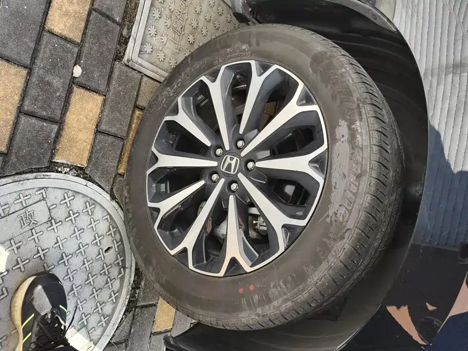 Фото 6 - Honda UR-V