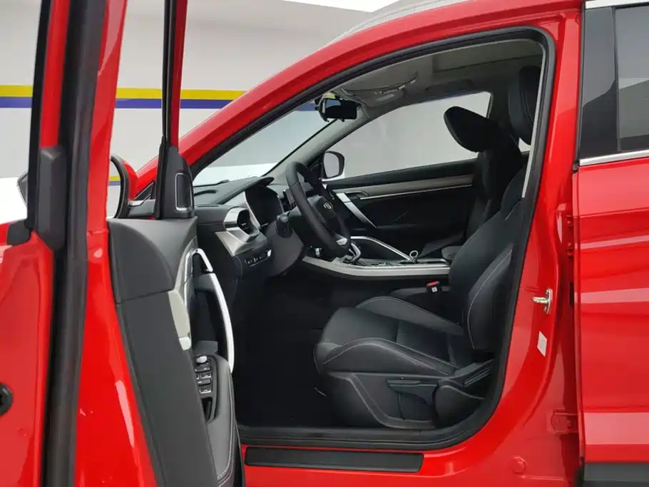 Фото 9 - Geely Coolray