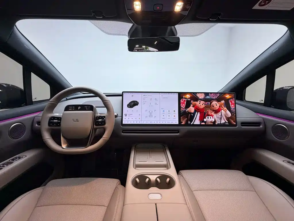 Li Auto i6 2026 2025 4WD Base Model