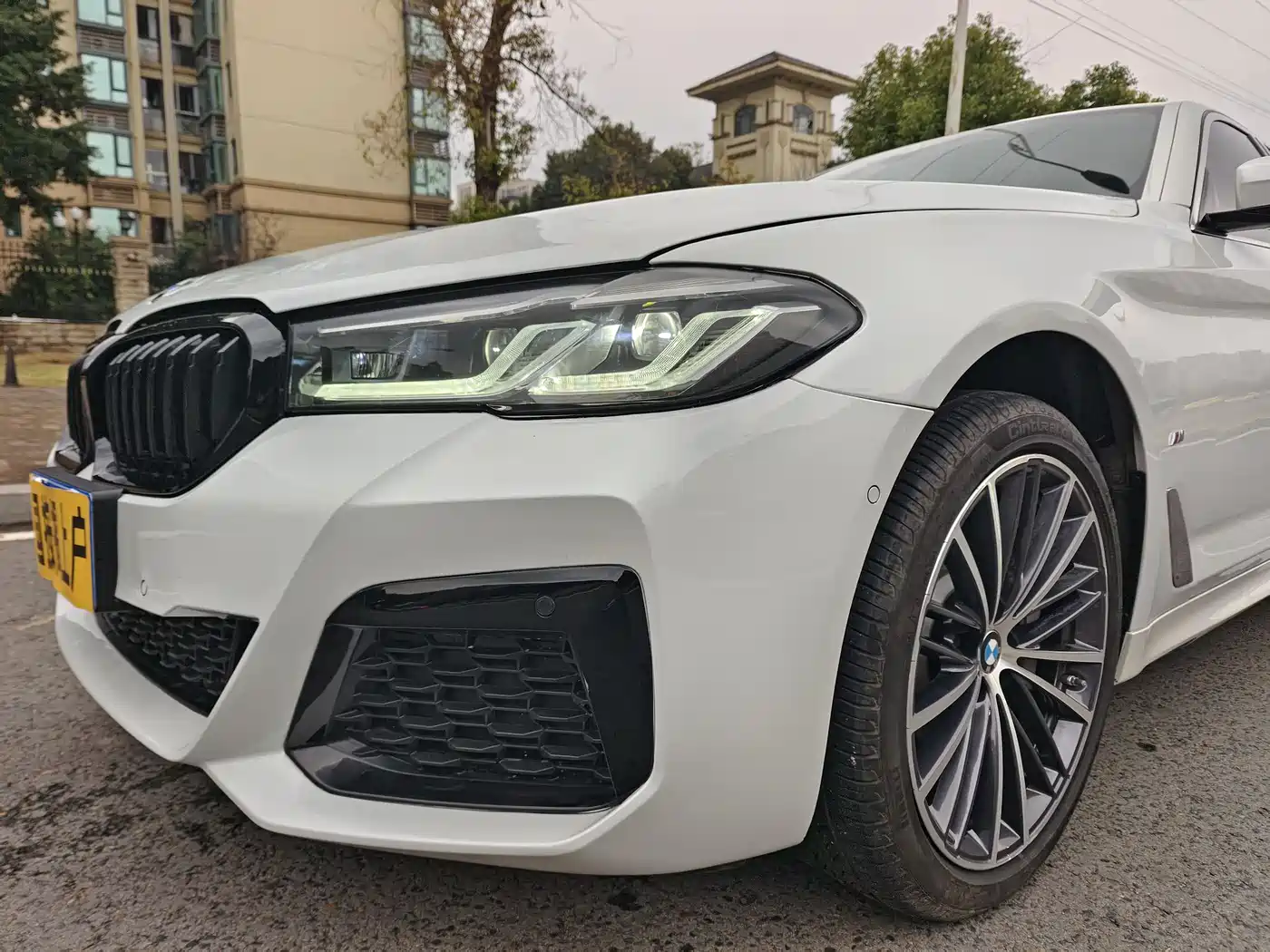 BMW 5 Series 2023 530Li Leading M Sport Package фото 6