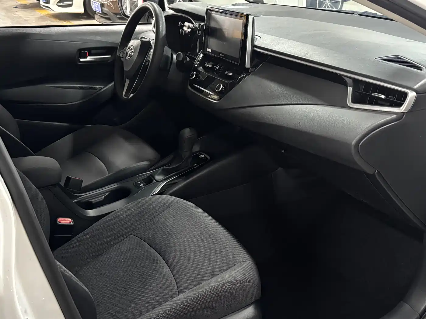 Toyota Corolla 2018 1.2T S-CVT GL Smart Edition фото 3