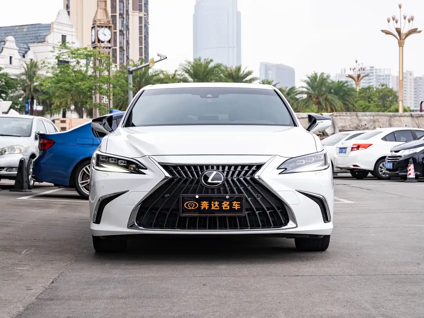 Lexus ES 2022 300h Ultimate Edition фото 2