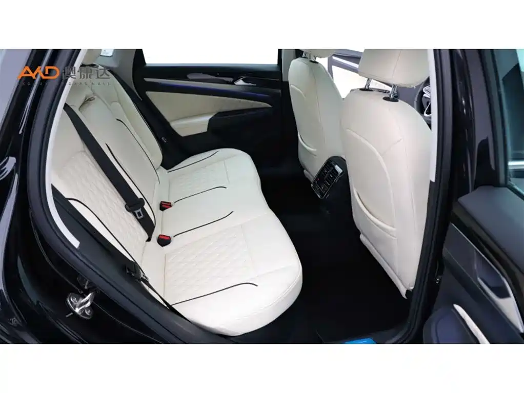 Volkswagen Passat New Energy 2022 430PHEV Hybrid Elite Edition фото 8