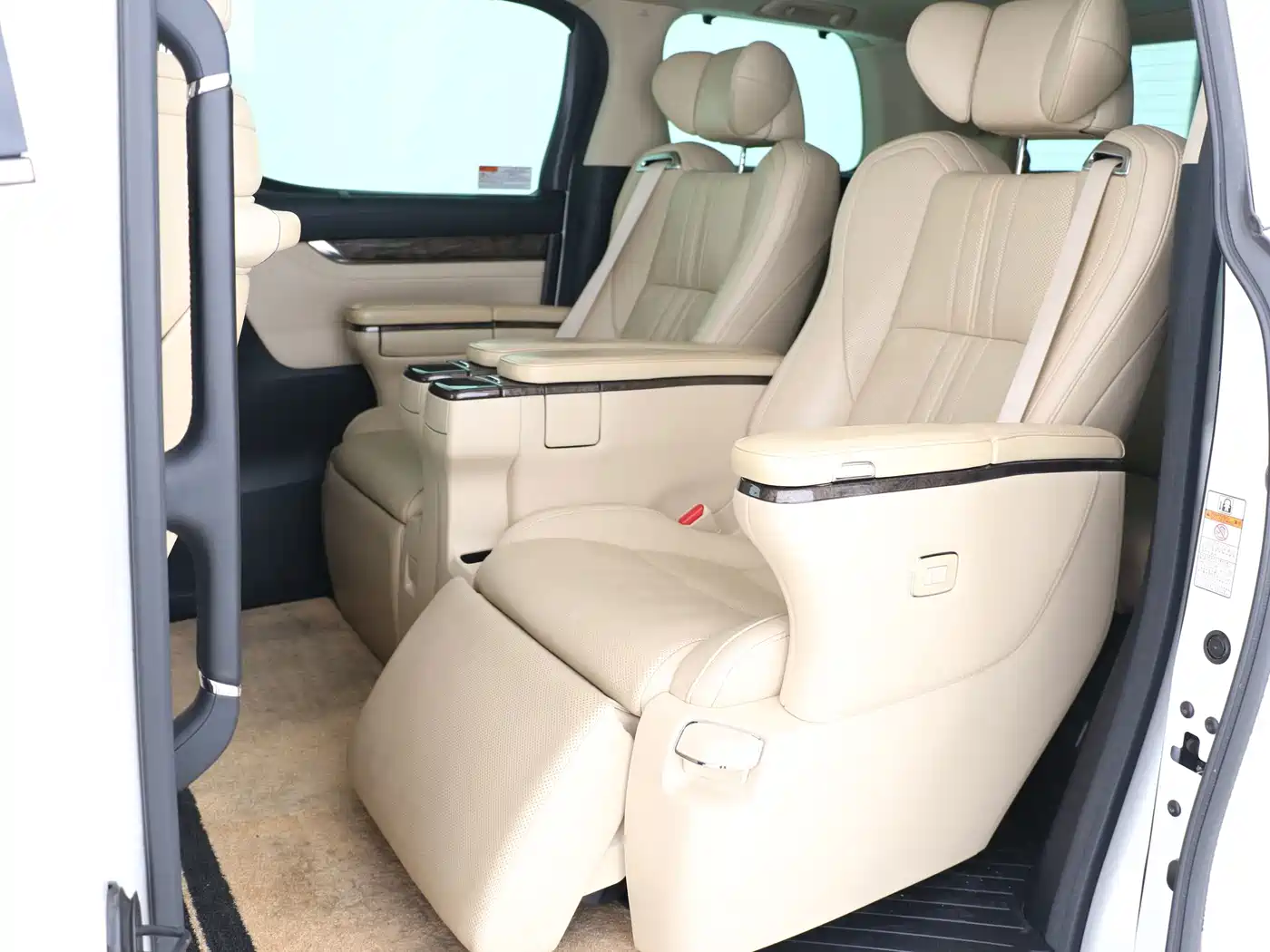 Toyota Vellfire 2020 2020 Twin Engine 2.5L HV Premium Edition