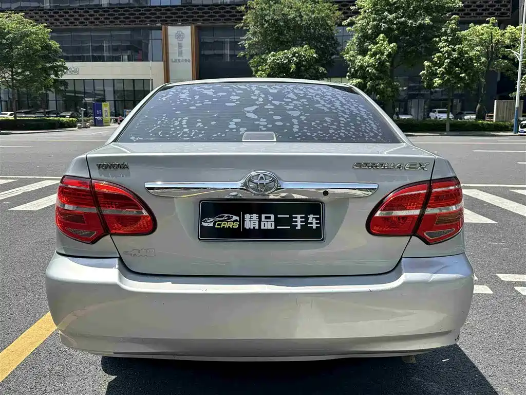 Toyota Corolla 2013 1.6L Automatic Luxury фото 8