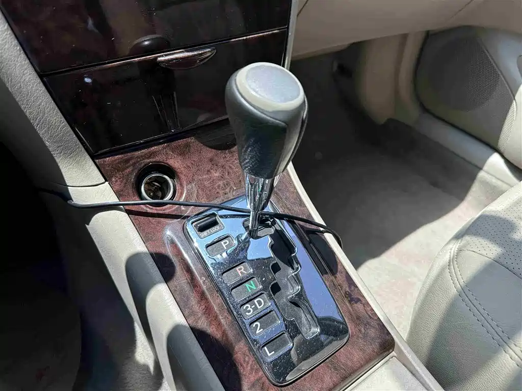 Toyota Corolla 2013 1.6L Automatic Luxury фото 14