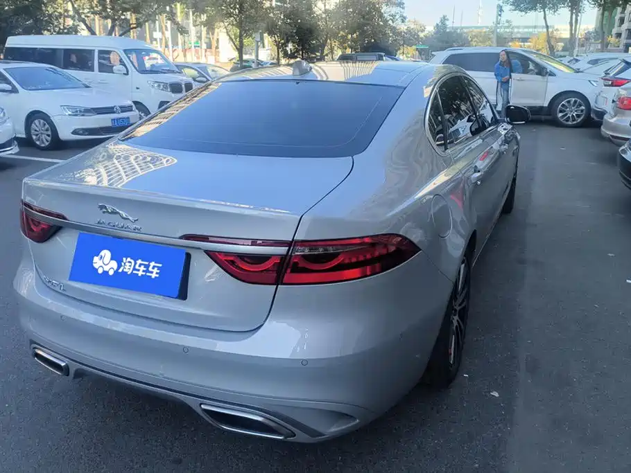 Jaguar XFL 2025 2025 2.0T P250 FWD Luxury Edition