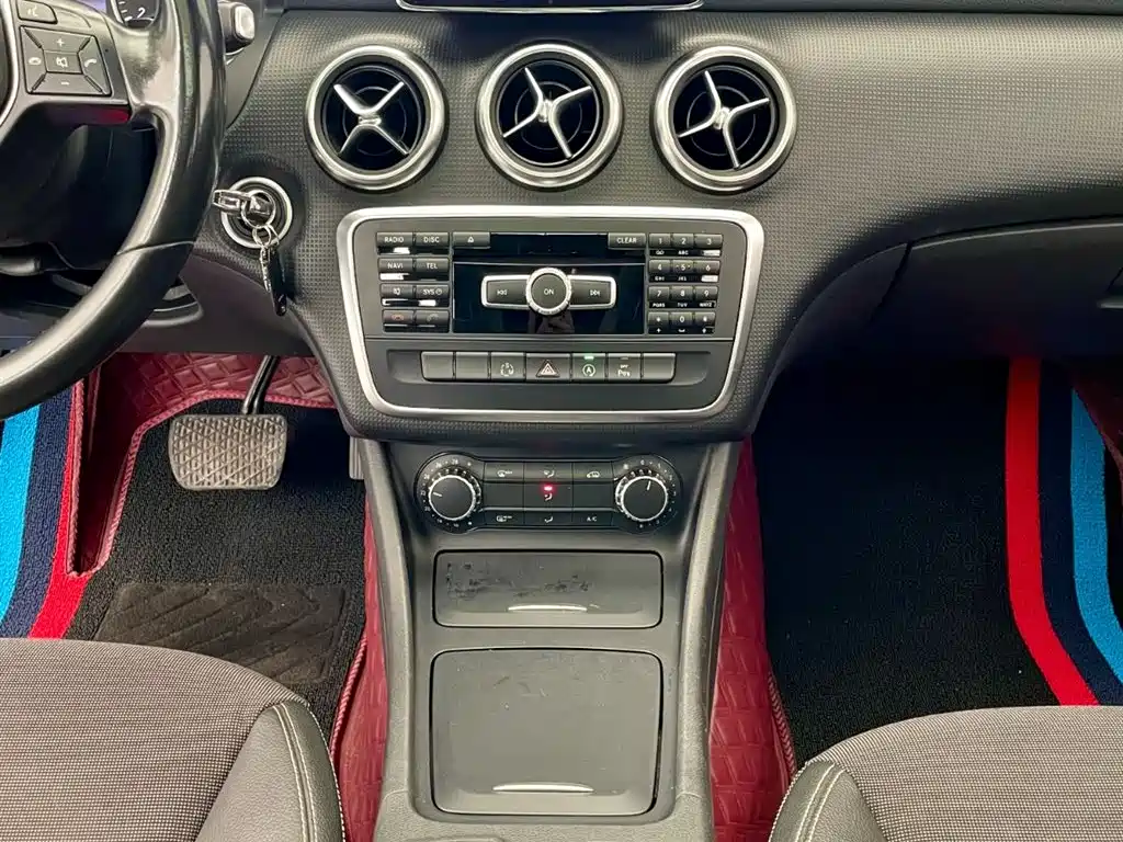Mercedes-Benz A-Class (Import) 2015 A 180 фото 9