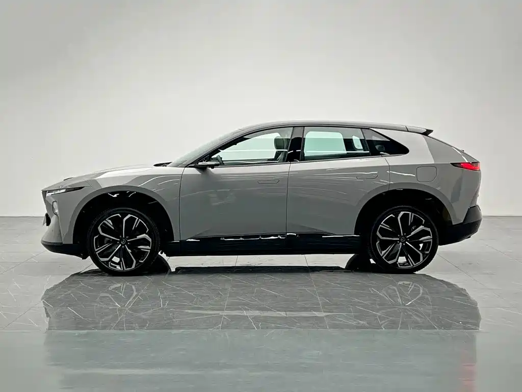 صورة 3 - Mazda EZ-60