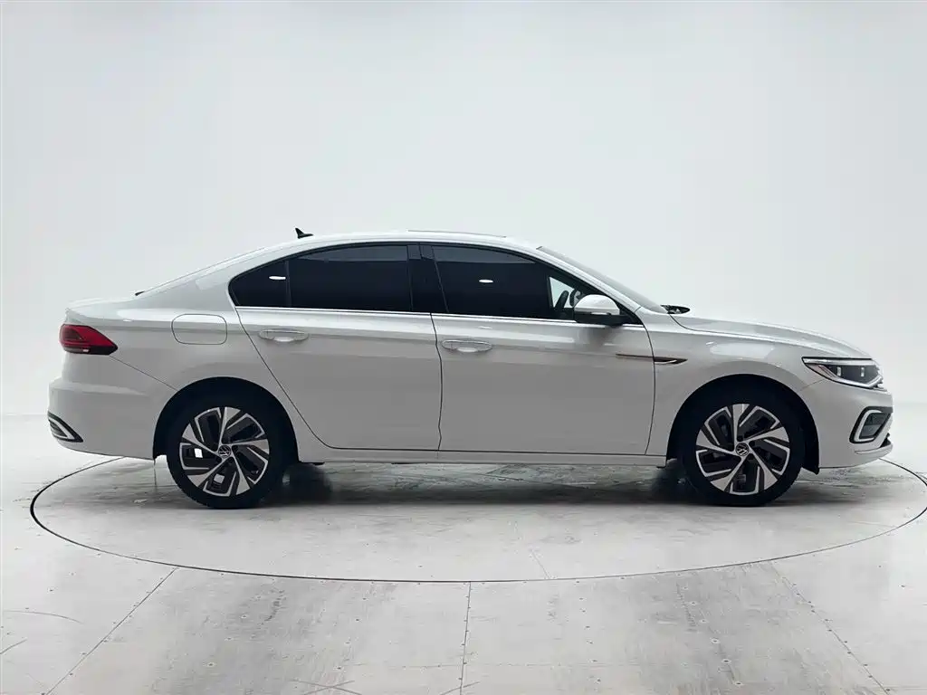 Volkswagen Bora 2023 280TSI DSG Prestige Edition фото 9