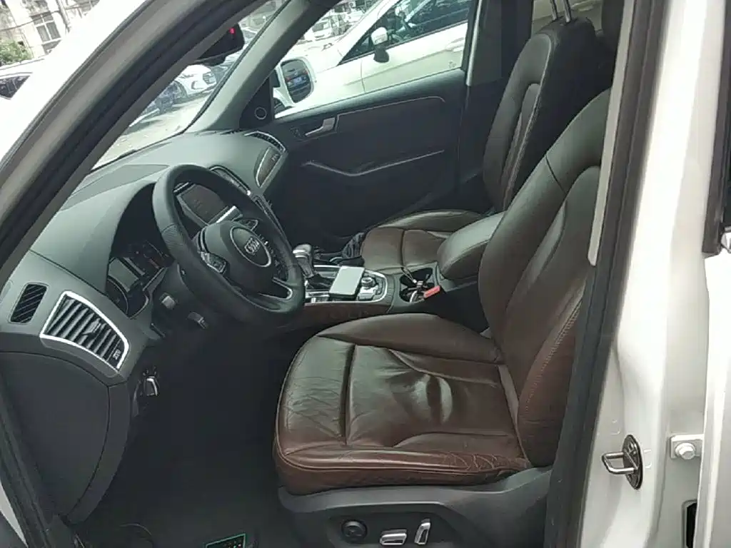 Фото 15 - Audi Q5