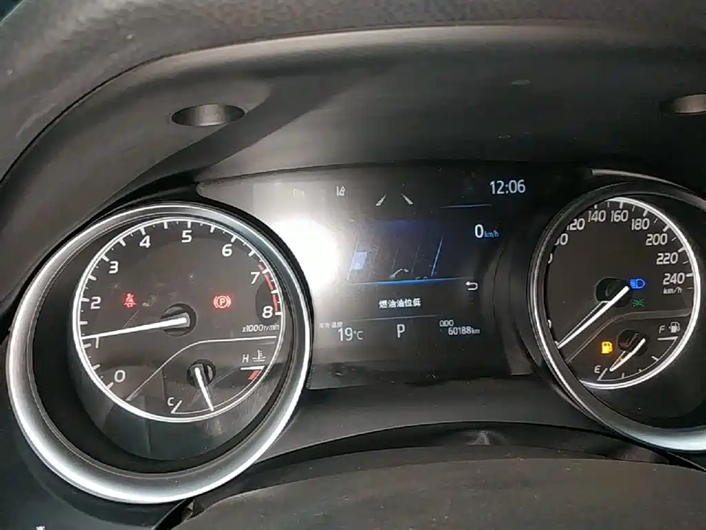 Toyota Camry 2021 2.0G Luxury Edition фото 12