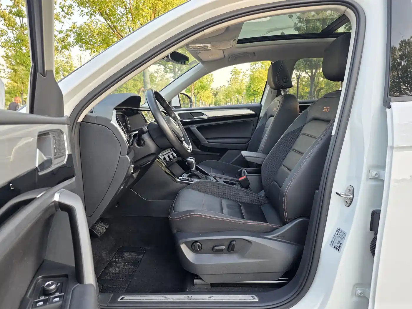 Volkswagen Tayron 2021 330TSI 2WD 30th Anniversary Edition фото 9