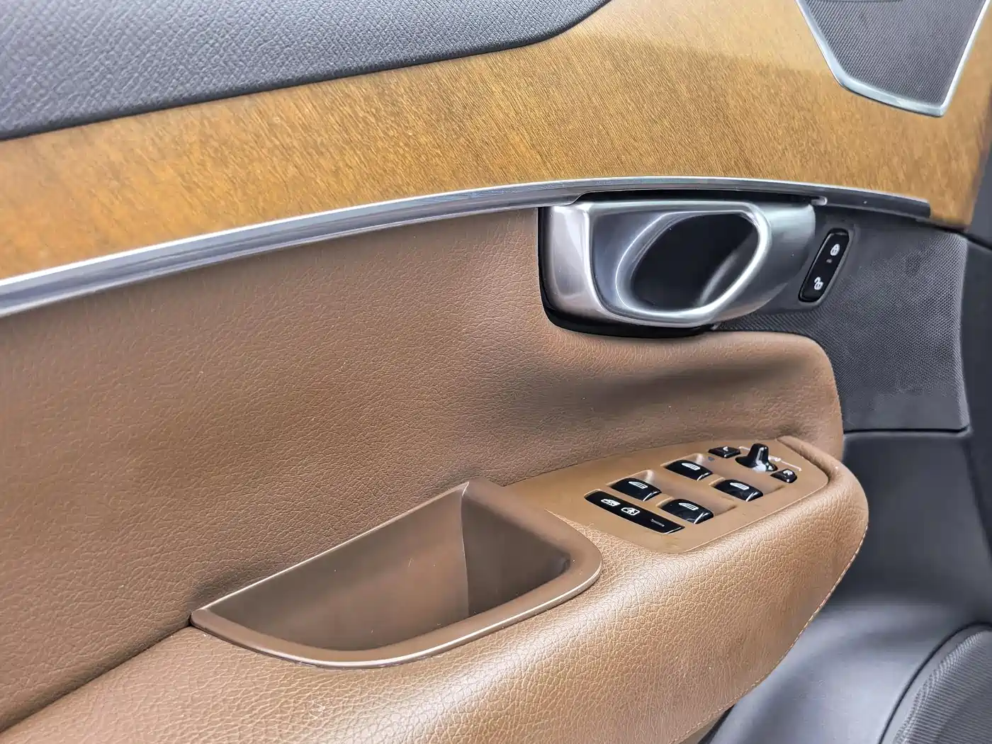 Фото 20 - Volvo XC90