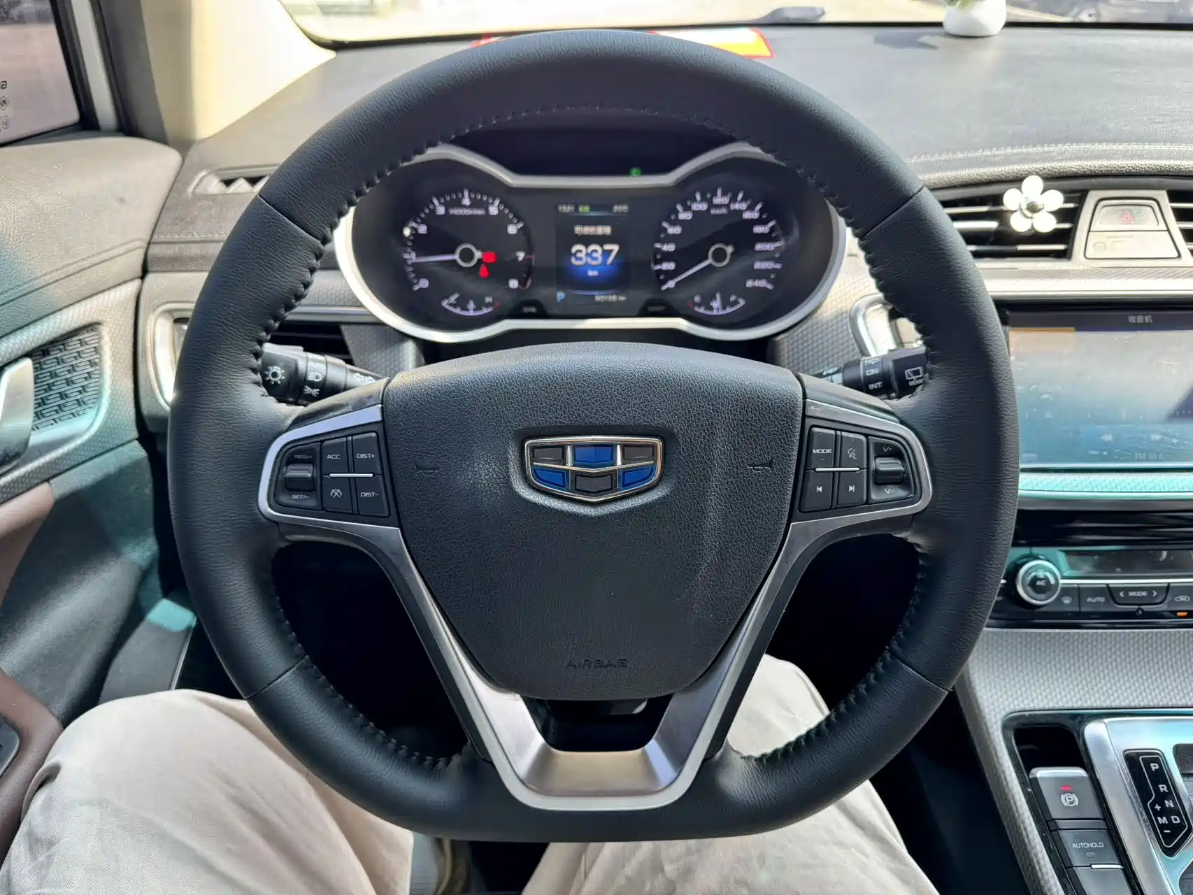 Фото 16 - Geely Emgrand GS