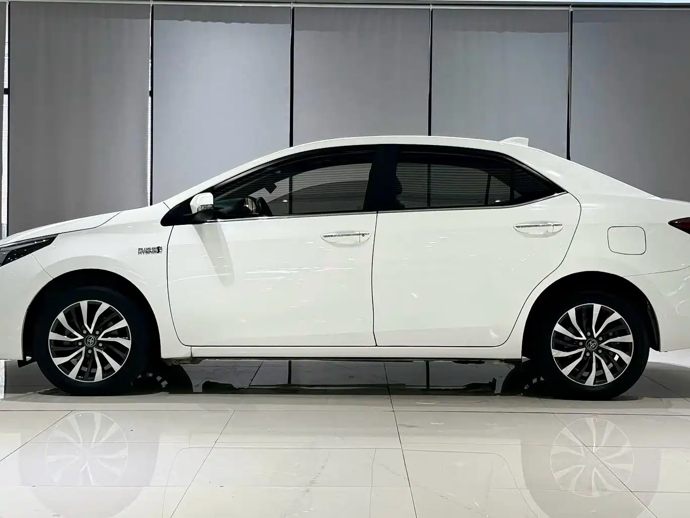 Toyota Corolla Twin Engine E+ 2020 2020 1.8L E-CVT Comfort Edition
