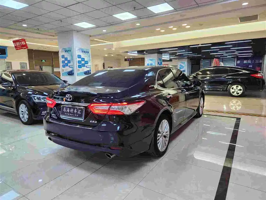 Toyota Camry 2018 2.5G Luxury Edition фото 2