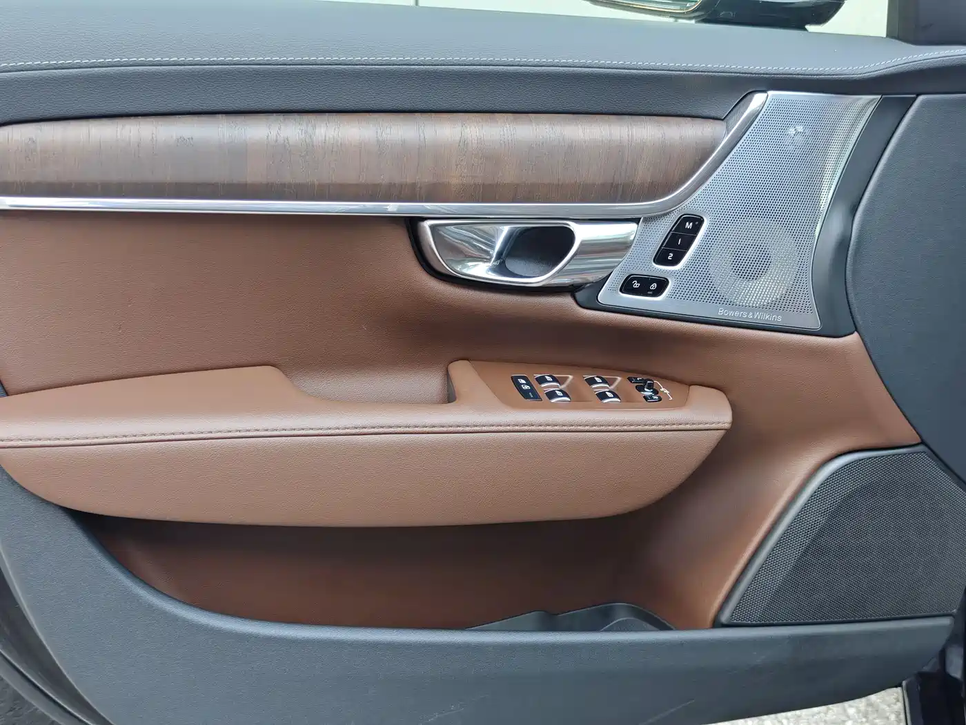 VOLVO S90 PLUG IN HYBRID