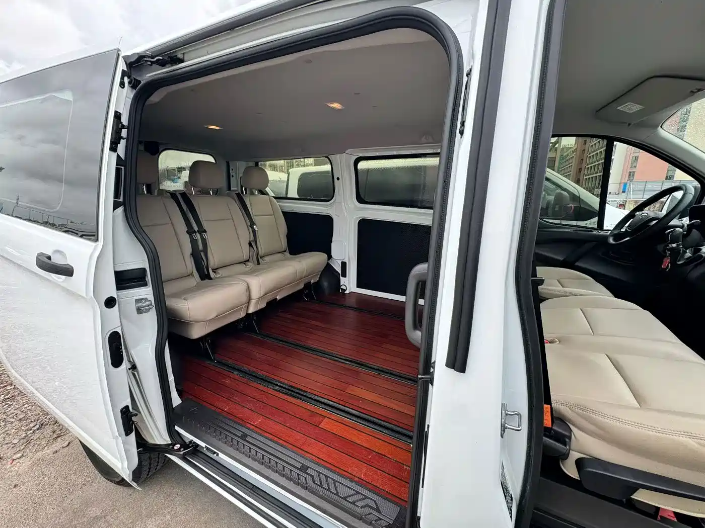 Ford Transit 2022 2019 2.0T Diesel Multi-Purpose Commercial Vehicle Short Wheelbase Low Roof 6-Seater China VI
