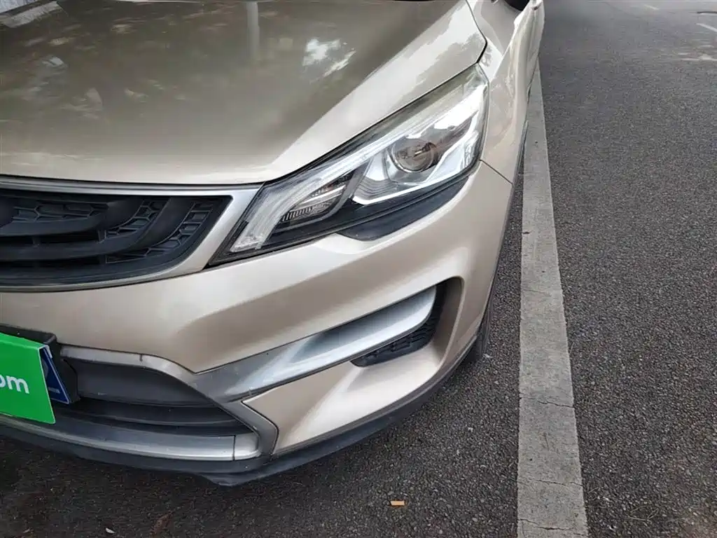 Фото 23 - Geely Emgrand GS