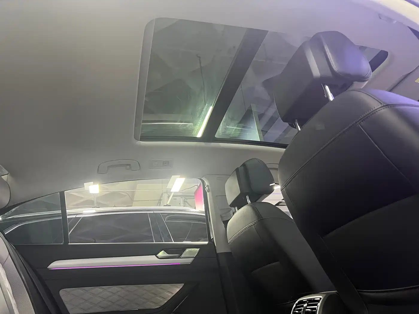 Volkswagen Magotan 2023 Model 2 Million Commemorative Edition 330TSI DSG Luxury фото 12