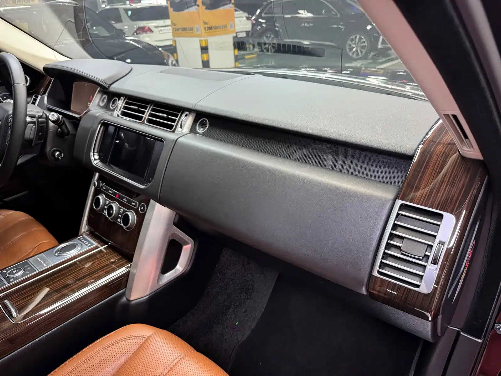 Фото 57 - Land Rover Range Rover