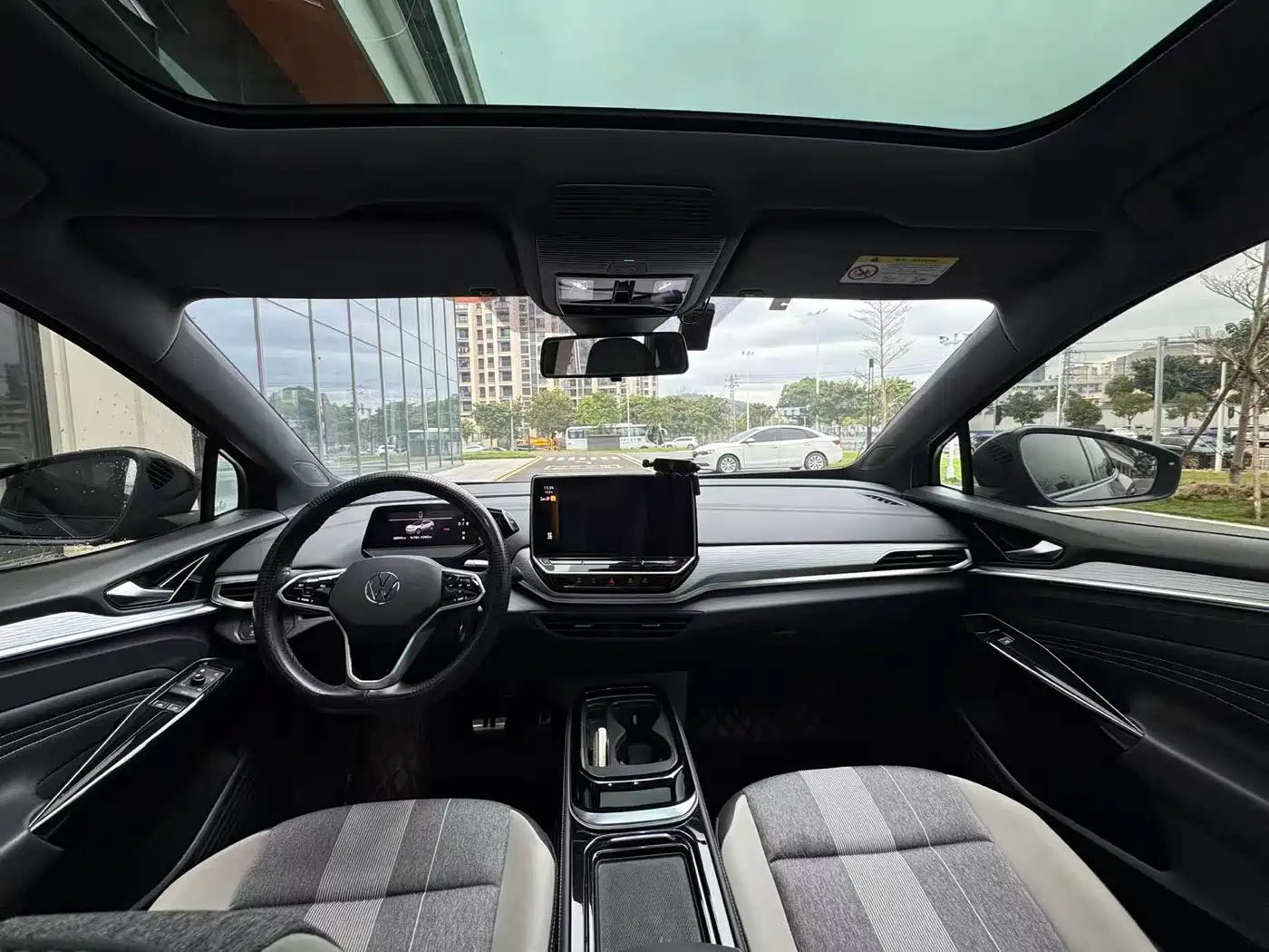 Volkswagen ID.4 CROZZ 2022 Standard Range PURE Edition фото 5