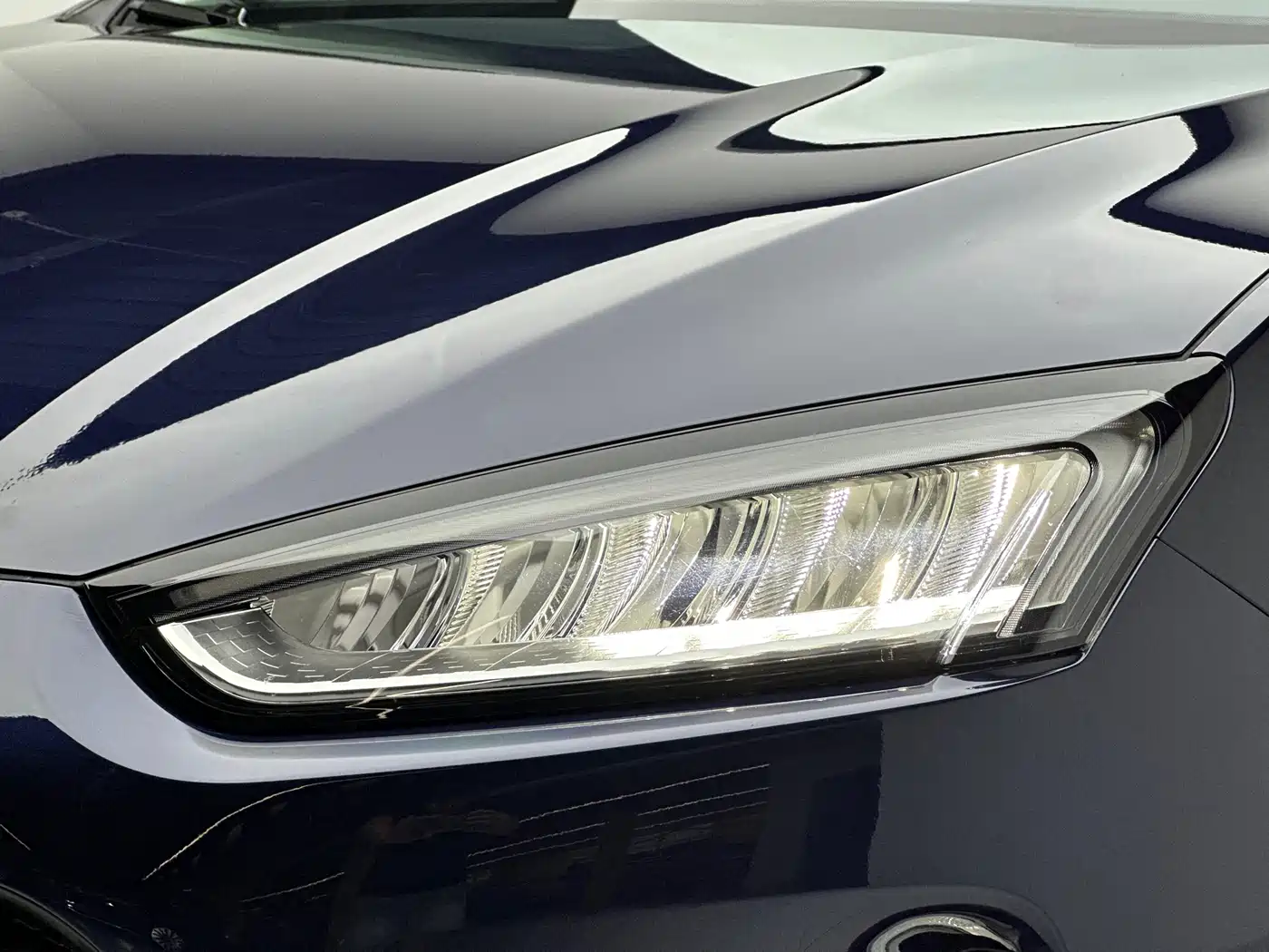 AITO Wenjie AITO M5 2022 Extended Range AWD Performance Edition фото 17