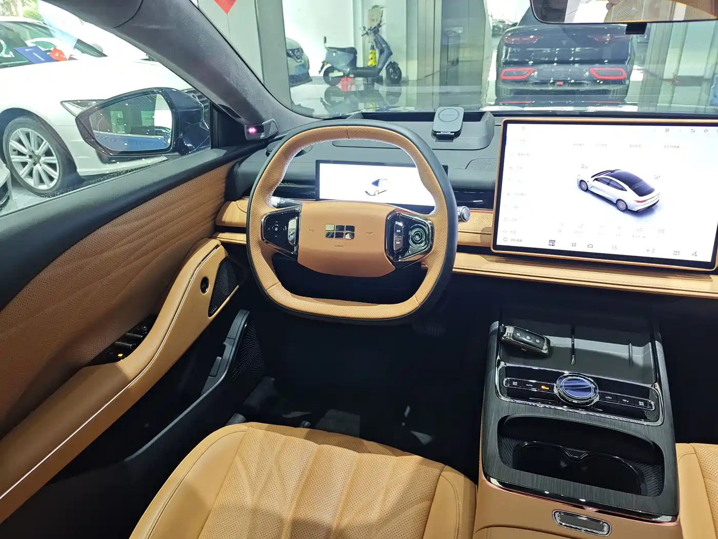 Geely Galaxy Galaxy Xingyao 8 2025 Model 130km EM-i Flagship Edition фото 11
