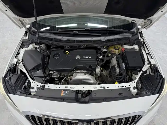 Photo 10 - Buick Verano