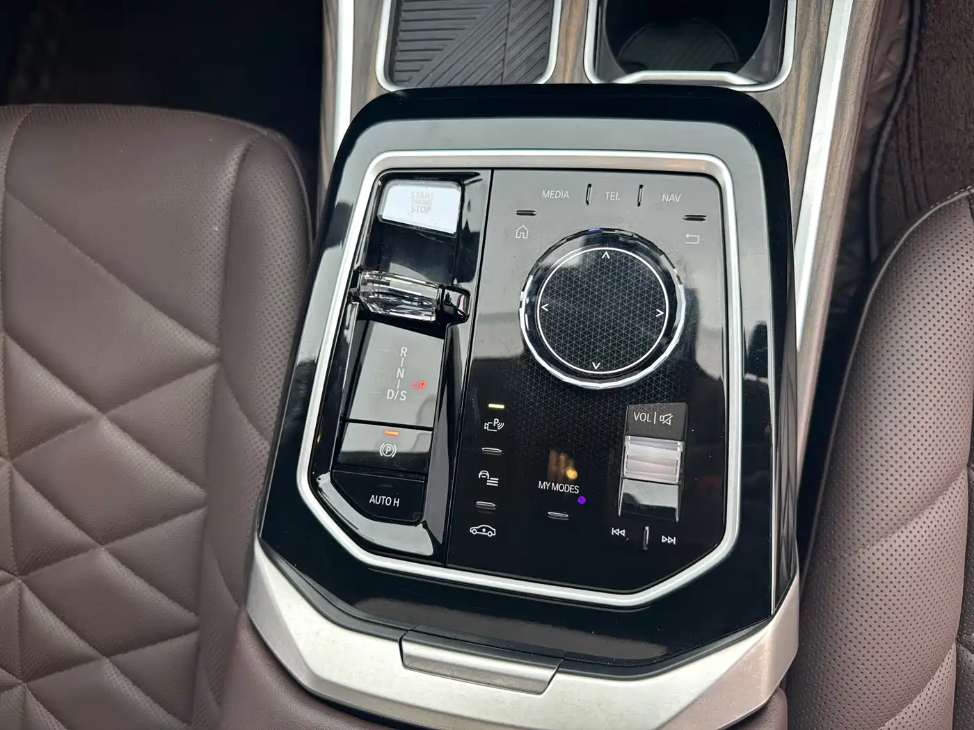 BMW 7 Series 2023 Model 735Li M Sport Package фото 16