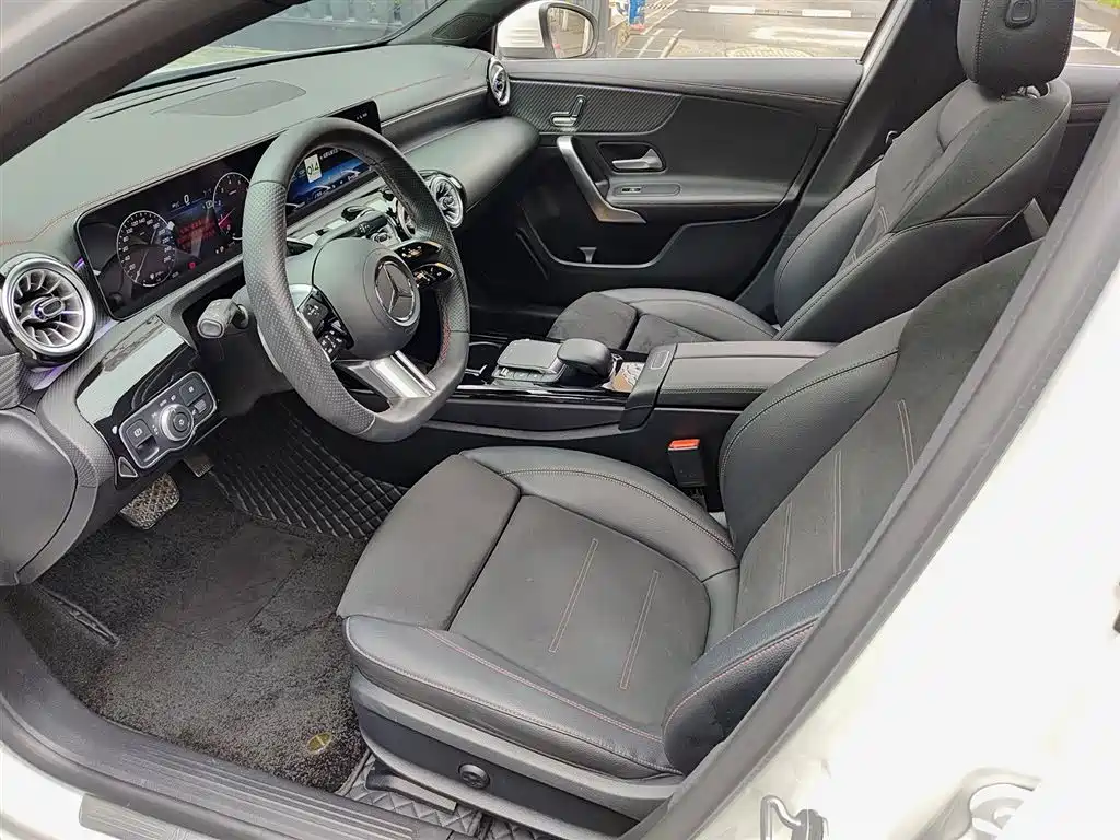 Mercedes-Benz A-Class 2023 A 200 L Fashion фото 7