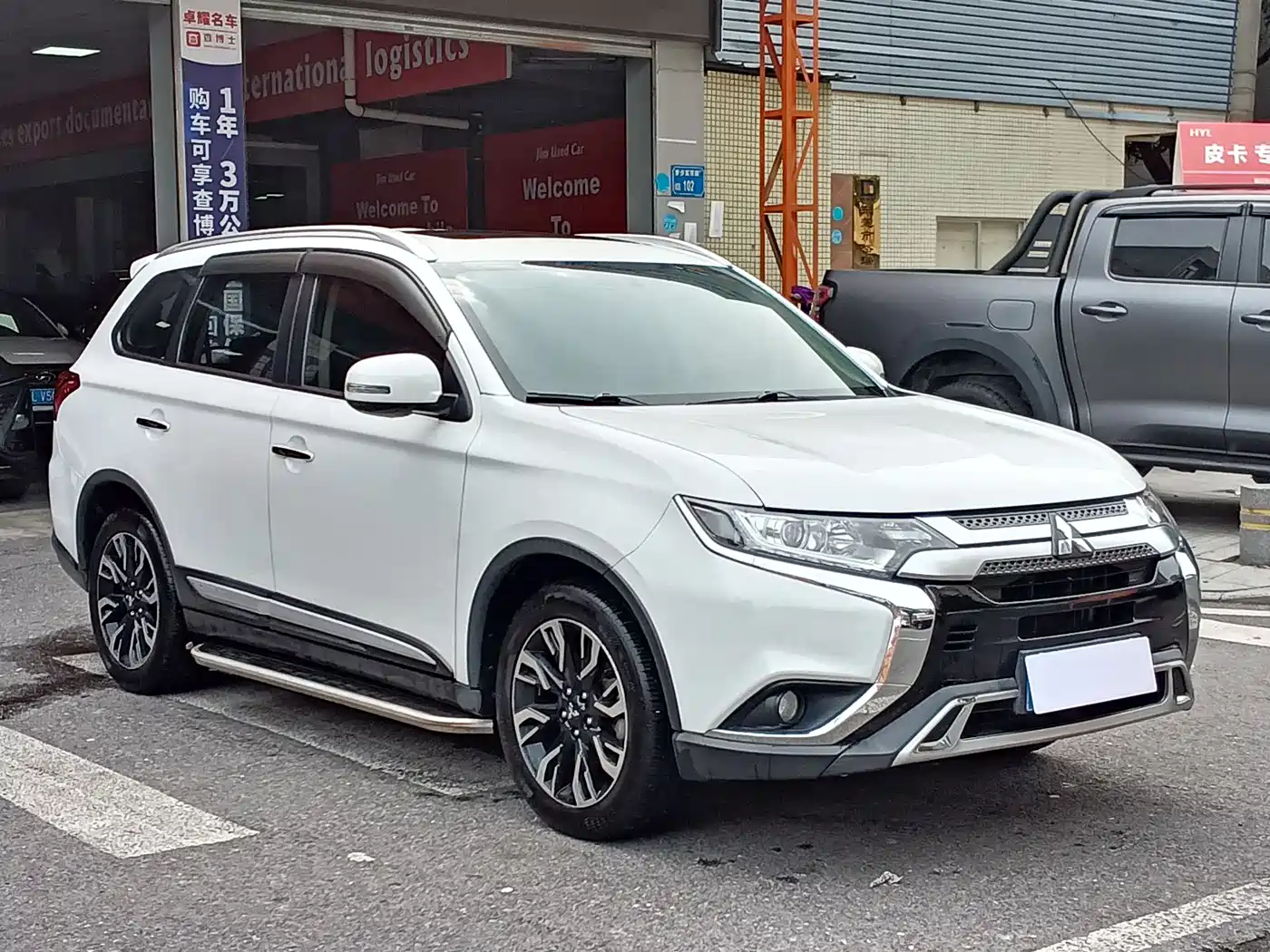MITSUBISHI OUTLANDER