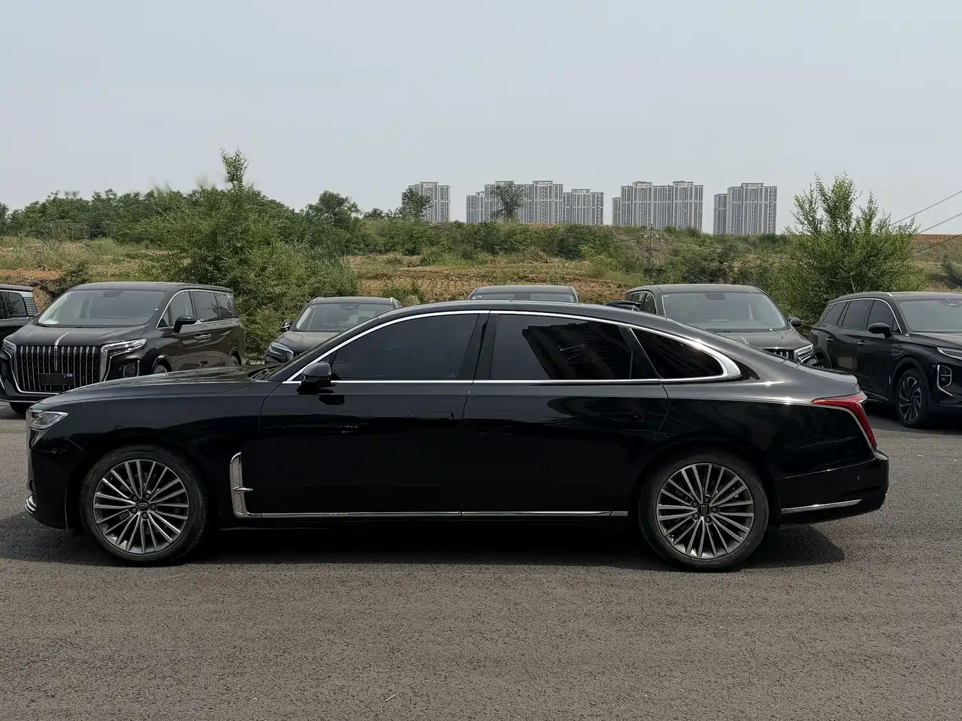 Hongqi H9 2022 2.0T Smart Connect Flag Smooth Edition фото 19