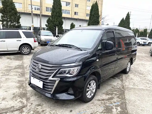 Forthing Lingzhi M5L 1.6L, базовая, 7 мест