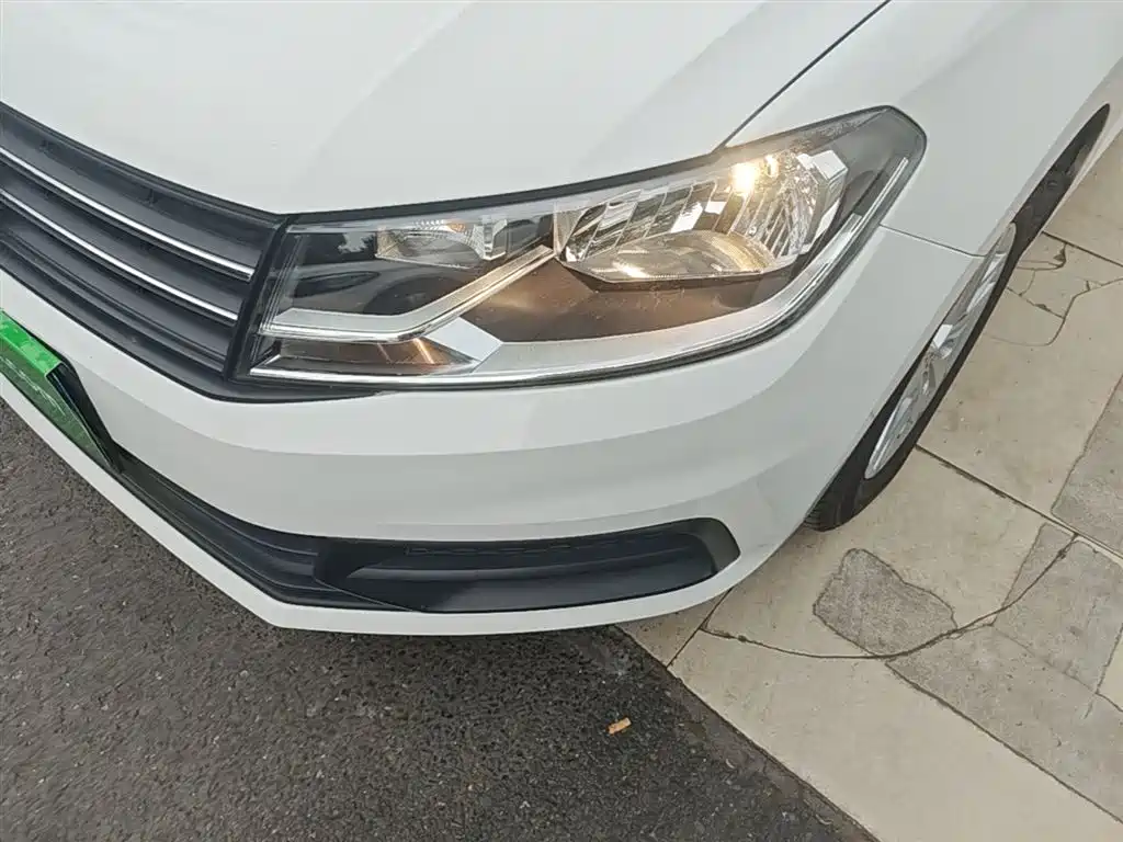 Volkswagen Santana 2016 1.4L Manual Trend Edition фото 24