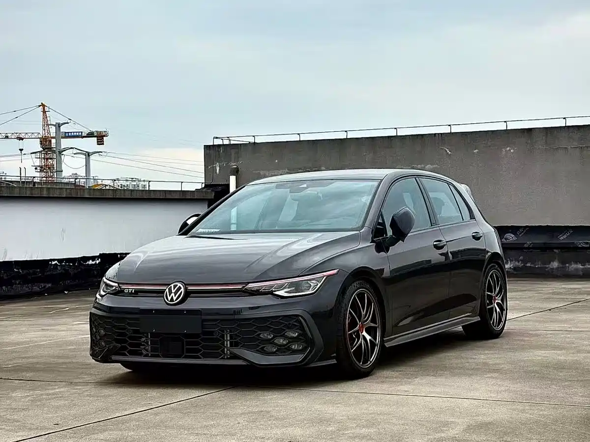 VOLKSWAGEN GOLF GTI