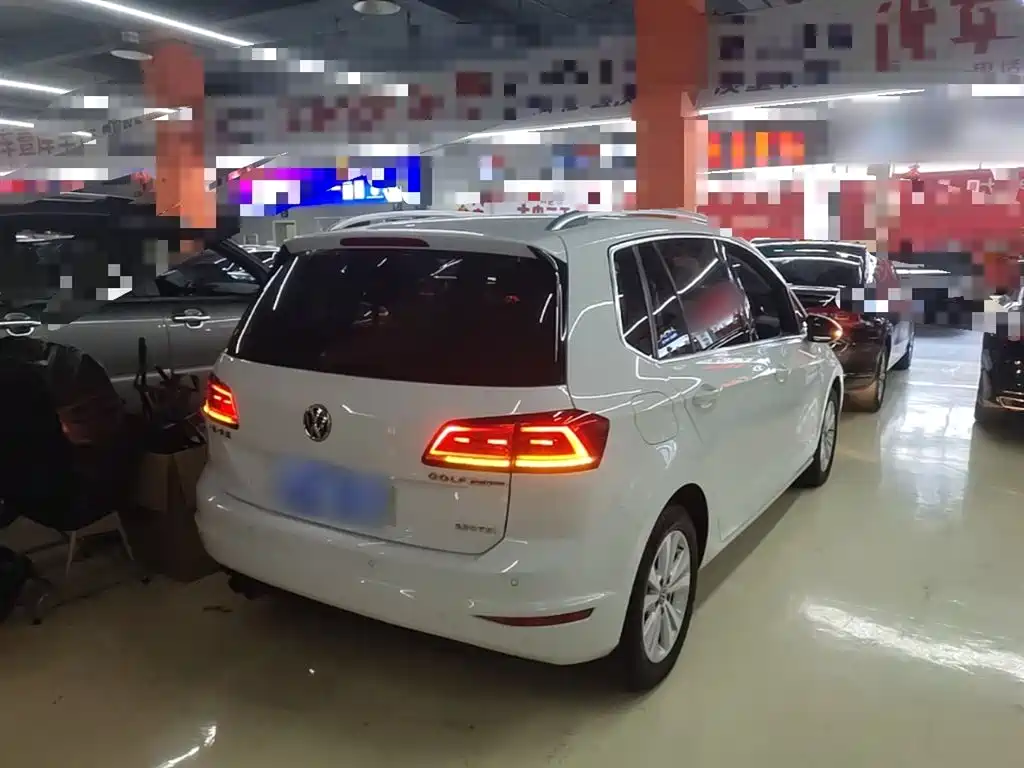 Volkswagen Golf Sportsvan 2018 230TSI Automatic Progressive фото 7