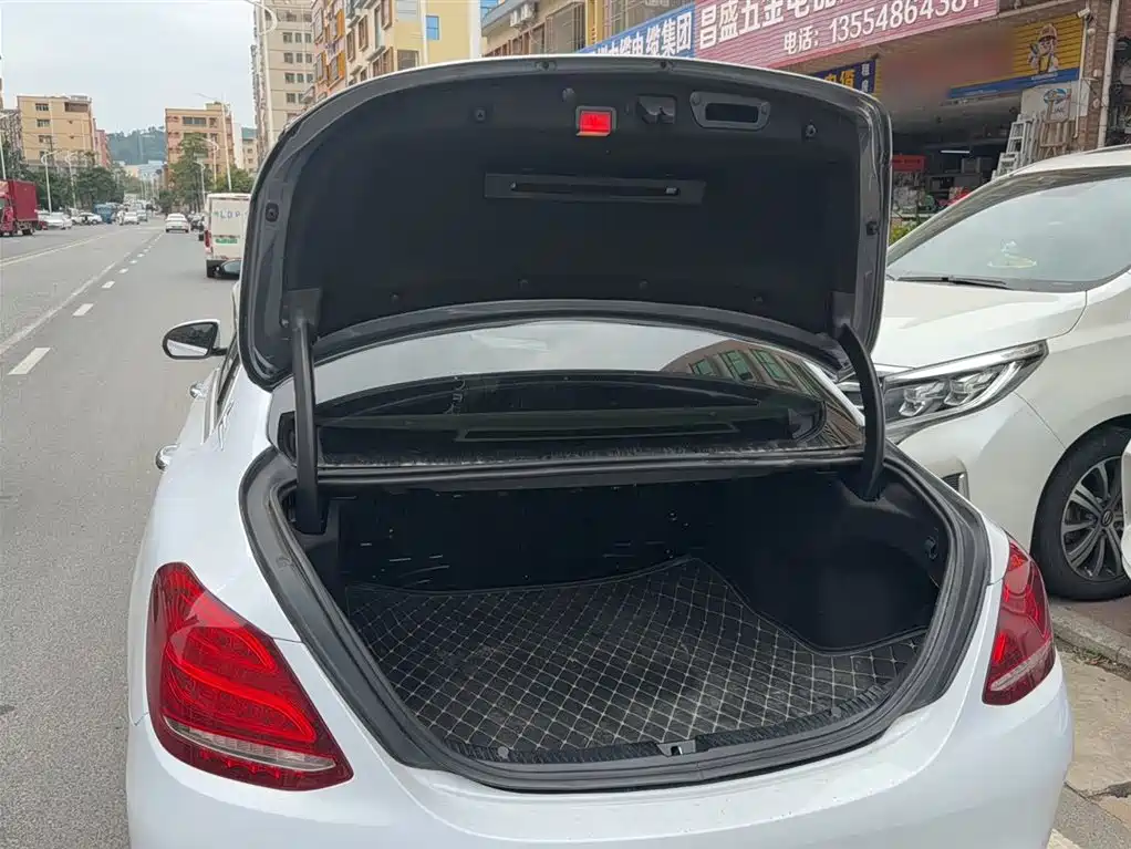 Mercedes-Benz C-Class 2017 Facelift C 200 L Sport Edition фото 9