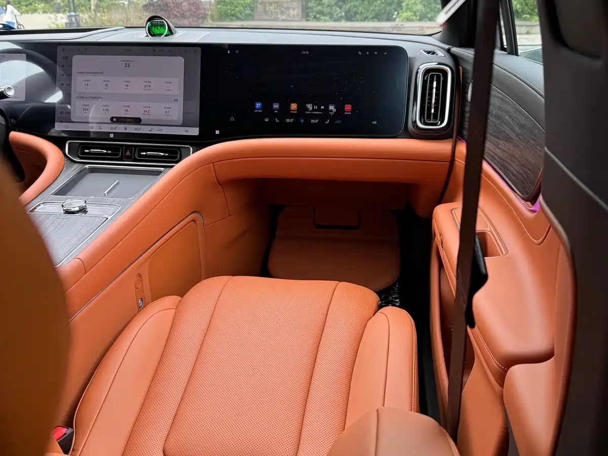 AITO Wenjie AITO M9 2024 Range Extender Max Edition 42kWh 6-seater фото 11