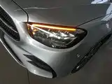 Photo 24 - Mercedes-Benz E-Class