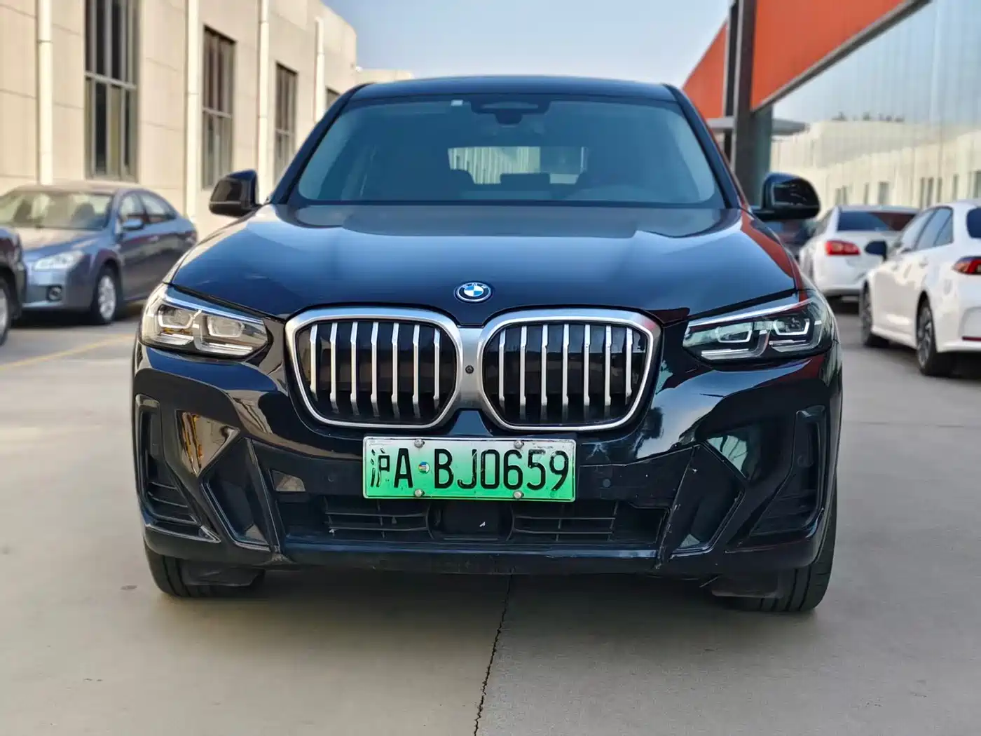 صورة 2 - BMW iX3