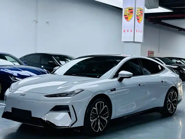 Geely Galaxy Galaxy E8 2025