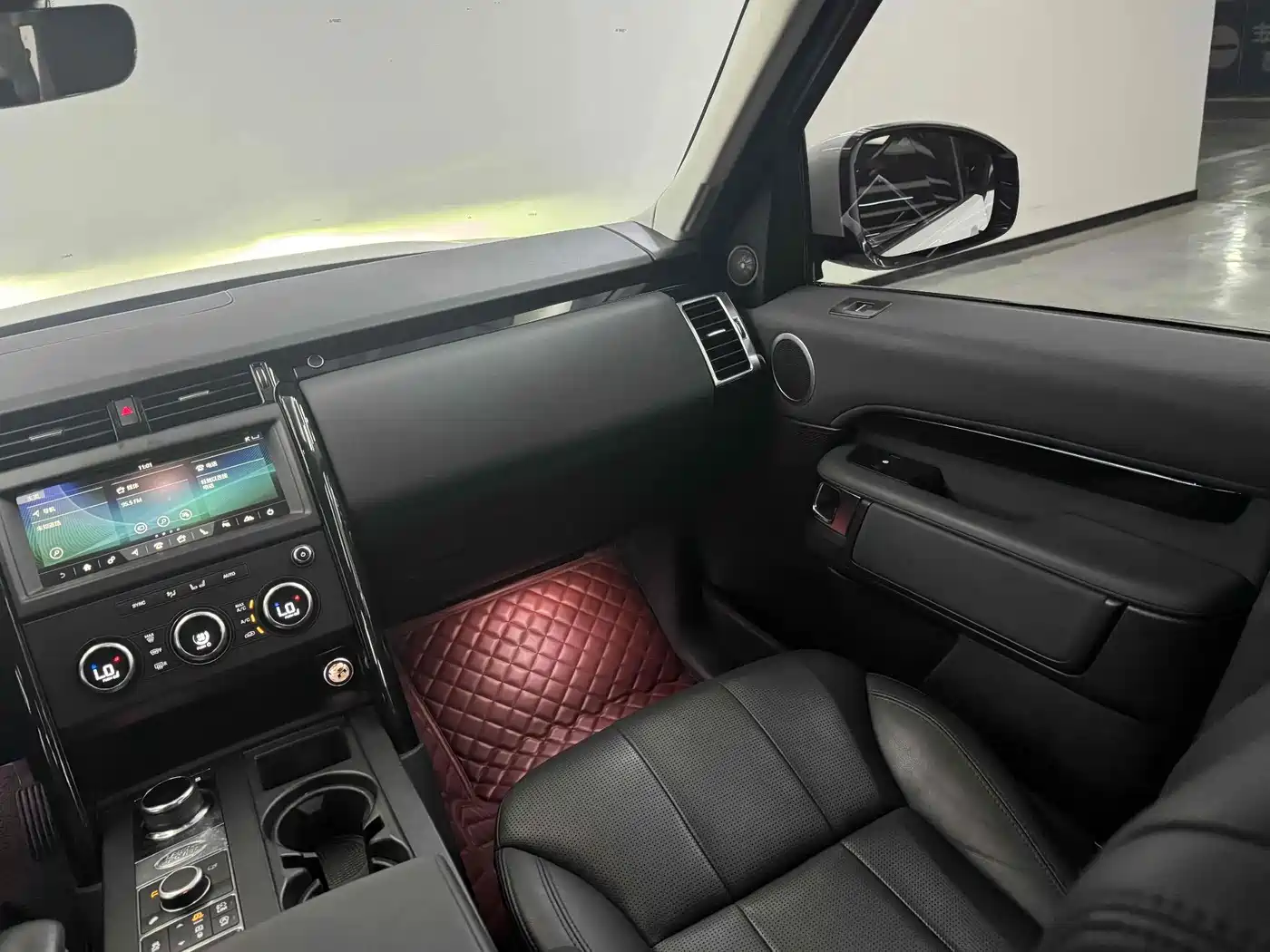 Фото 17 - Land Rover Discovery